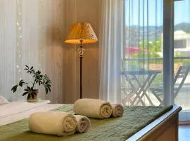 - Granada - Boutique Hotel - Tbilisi -