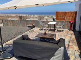 Studio vue mer sur les hauteurs de Lanzarote, hotel in Las Breñas