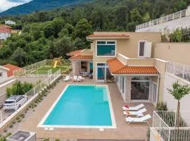 Villa in Veprinac with a pool, sauna and a jacuzzi