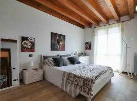 Borgo di Terzo Bifocale in Centro storico Check in 24h Fast Wi-Fi Bus 500m