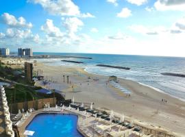 Daniel Hotel - Residence Seaside Luxury Flat, hotel in Herzelia 