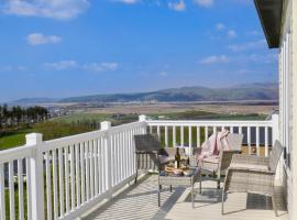 Bay View Lodge, Brynowen, cabin in Borth