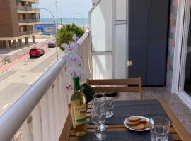 Amazing Time Apartment with 3 Bedrooms, 100m to the Grand Beach, pet-friendly hotel in Santa Pola