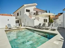 Villa in Fuengirola Center NEW SALT WATER POOL