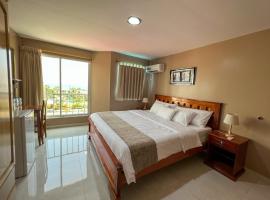 Apart Hotel Hamilton, serviced apartment in Manta