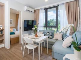 Бангтао 2 комнатные апартаменты рядом с пляжем N, hotel sa Ban Thalat Choeng Thale