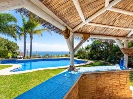Villa Cabopino - Golfside Villa with Spectacular Ocean Views, hotel in Mijas Costa