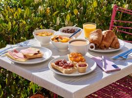 Kyriad Direct Mont De Marsan - St Avit, hotel in Saint-Avit