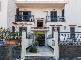 Ortensia Apartments by Wonderful Italy, ξενοδοχείο σε Aci Castello