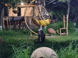 Mirage guesthouse, ξενοδοχείο σε Khot