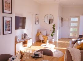Pet & Boat friendly! Lhorizon - Rhyme of the Sea, haustierfreundliches Hotel in Lakes Entrance