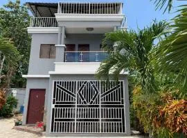 Casa Linda - 10 mins from Beach & Lagoon with AC & Free Parking