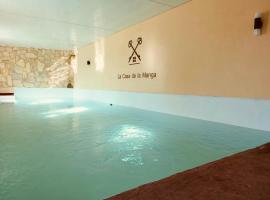 La casa de la manga, hotel with pools in Villabrázaro