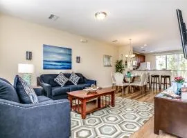Spacious Vista Cay Townhome Newly Furnished