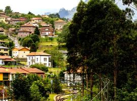 Hotel El Mirador del Nalon, hotel s parkiralištem u gradu 'San Román'