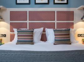 The Farmhouse, hotel u gradu Derbi