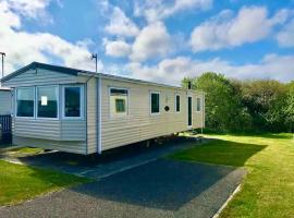 Cornish Caravan on The Lizard Peninsula, Cornwall.: Helston şehrinde bir dağ evi