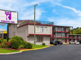 Knights Inn Fayetteville - Fort Bragg, ξενοδοχείο κοντά στο Περιφερειακό Αεροδρόμιο Fayetteville (Grannis Field) - FAY, Fayetteville