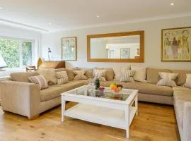 Turret House, Thorpeness - Close to the beach, Thorpeness Lake , Thorpeness Hotel, Golf and Country Club - Aldeburgh Coastal Cottages