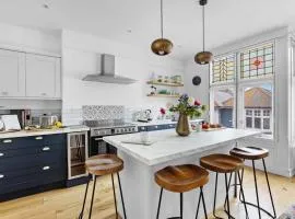 Flat 2 Fairfax Place - Modern stylish flat with plenty of charm in central Dartmouth