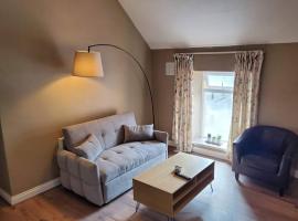 Apt. 2 - Town Centre Apartment, hotel near Clonmelsh Cemetery, Bagenalstown