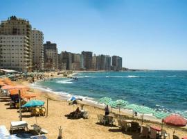 Furnished Apartment - Beach view "Nearest Beach 2 minutes walking" - Free Wifi- Abo keer - Alexandria - Egypt, khách sạn gần Maḩaţţat al Buşayl, Abū Qīr
