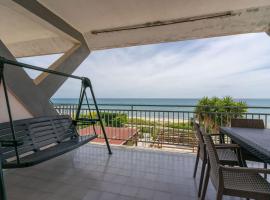 SEAFRONT SUITE 5 Stars - Comfortable Apartment, hôtel à Marina di Strongoli