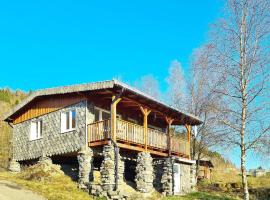 Holiday home LONEVÅG, hotel s parkiralištem u gradu 'Lonevåg'