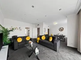 Chic Caulfield North Retreat