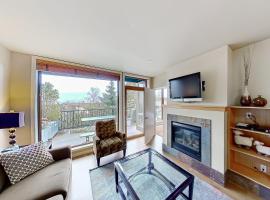 Chelan Resort Suites Sunny Livin 111, apartamento em Chelan