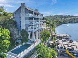 Luxury Lake Marble Falls House with Swimming Pool Hot Tub and private boat slip, hotel in Marble Falls