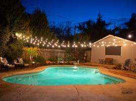 Paso House - Perfect Family Spot!, holiday home in Redding