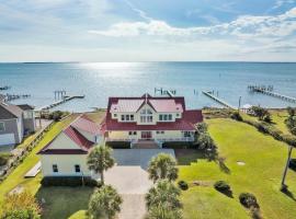 The Island House home, hotel in Harkers Island