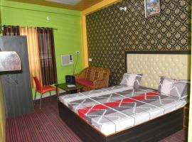 Hotel Mountain View And Rooftop Restaurant, hotel Pithorāgarh városában