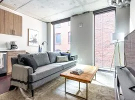 Downtown Studio w Gym WD walkable location SEA-47
