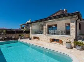 Villa Hardy by Villas Holiday