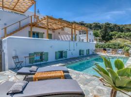 Magic Villa With Swimming Pool in Paros, feriebolig i Lefkes