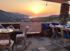 Summer Villa with amazing sunset view, hotel v destinaci Vourkari