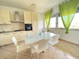 Imperiale Apartment, hotel i Tirrenia