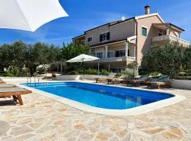 Apartments JoDi pool Novalja