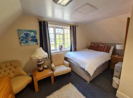 Flat in Solihull town centre, 2 Big rooms, hotell i Solihull