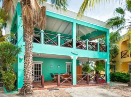 Villa Olivia Poolside