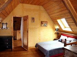 Bretagne Atypique, dormir dans un ancien Couvent, guest house in Camlez