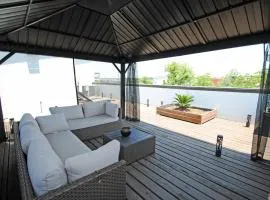 3222 sqft 3 Bedroom Townhous Amazing Rooftop View