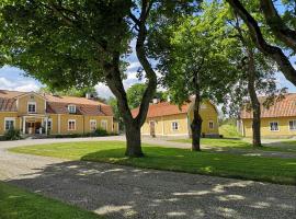 North Wing - Sviten, hotel in Enköping