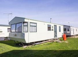 6 Berth Caravan For Hire, Minutes From A Stunning Beach In Norfolk! Ref 21036f, hotel di Heacham