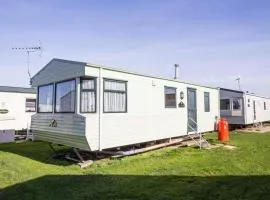 6 Berth Caravan For Hire, Minutes From A Stunning Beach In Norfolk! Ref 21036f