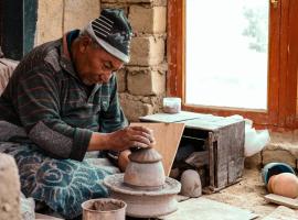 Likir Pottery Homestay - Likir Village - Sham Valley, hotel com estacionamento em Leh