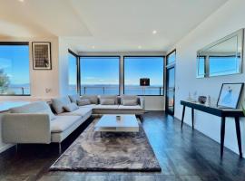 Nicholas House - Luxury with river & city views, hotel in Sandy Bay