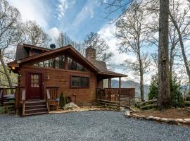 MoonShadow Lakeview Cabin - Spacious 3-Story Cabin, Large Private Deck, villa in Topton